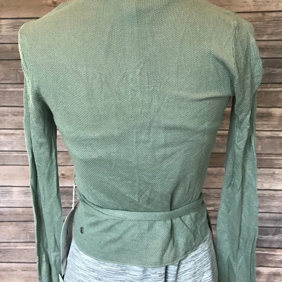 NWT LULULEMON HEART OPENER KNIT WRAP MISTY MOSS - Picture 4 of 8